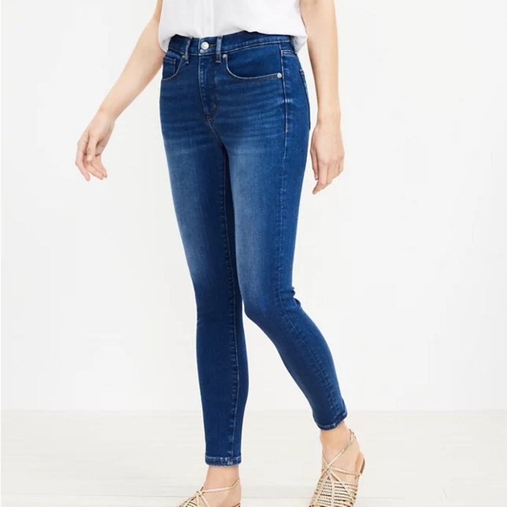 LOFT OUTLET • Women’s Curvy Skinny Jeans • 6